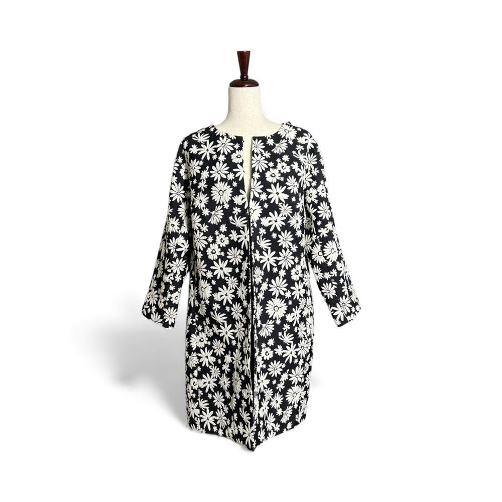 Talbots Black and White Floral Embroidered Jacket Size 14 C1